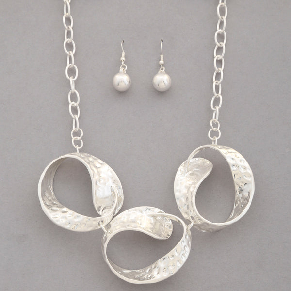 Hammered Metal Circle Link Necklace