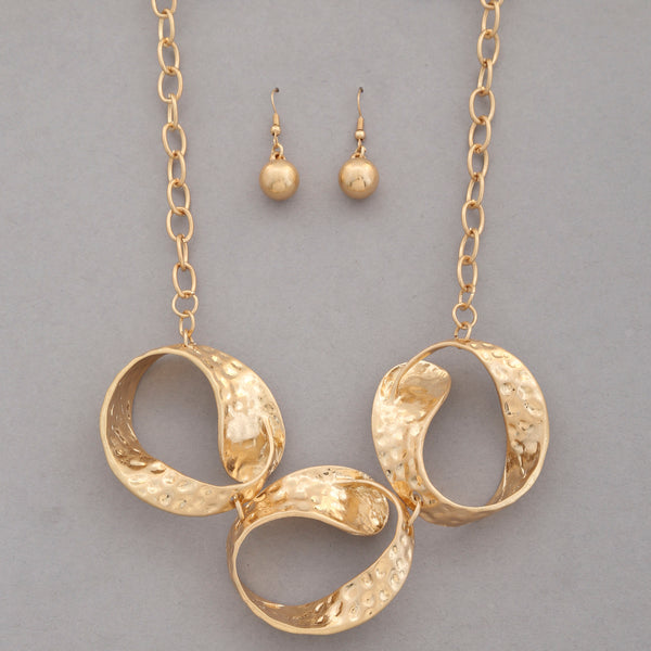 Hammered Metal Circle Link Necklace