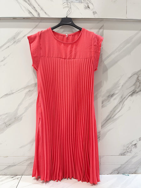 Short Sleeve Pleated   Dress