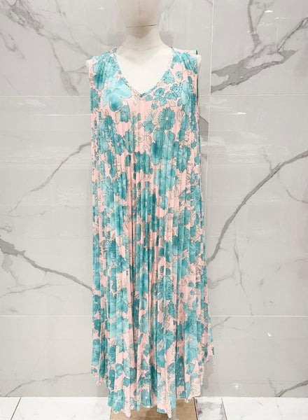 Long Sleeveless Print Pleat Dress