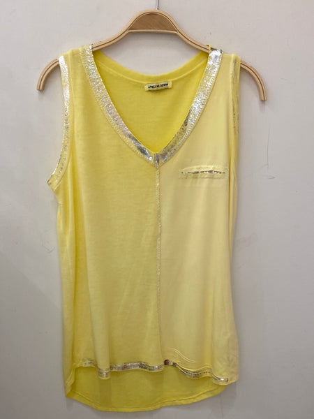 Sleeveless Pocket Detail Top - Italian